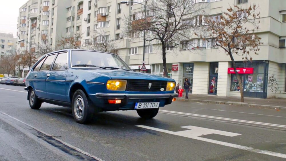 La Dacia 2000 era la versione rumena della Renault 20 che nel 1982 vinse la Parigi-Dakar. Non era in vendita per i privati, ma riservata a polizia e corpo diplomatico 