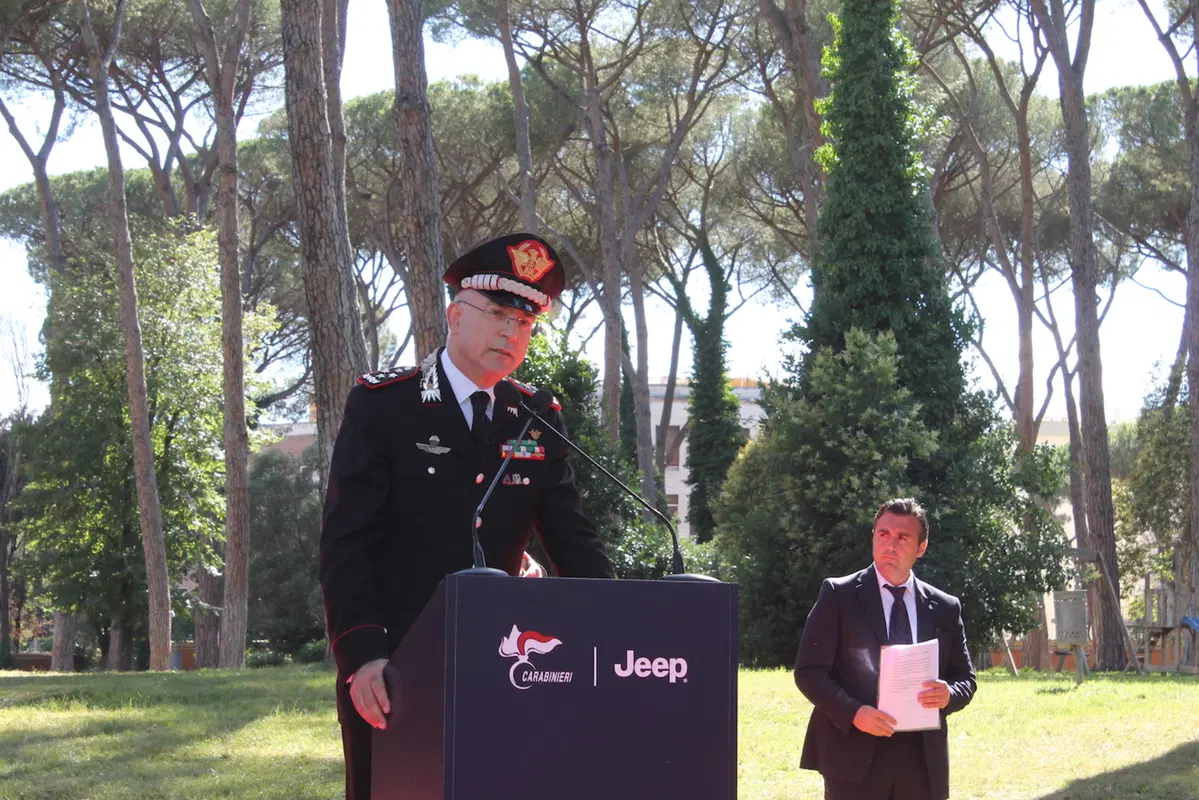 Marchionne consegna ai Carabinieri una Jeep Wrangler in livrea (2)