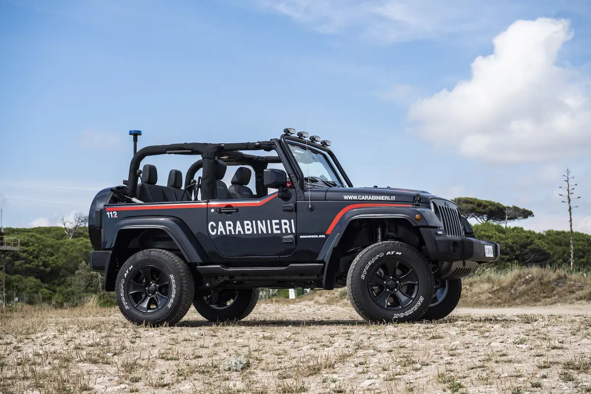 Marchionne consegna ai Carabinieri una Jeep Wrangler in livrea (11)