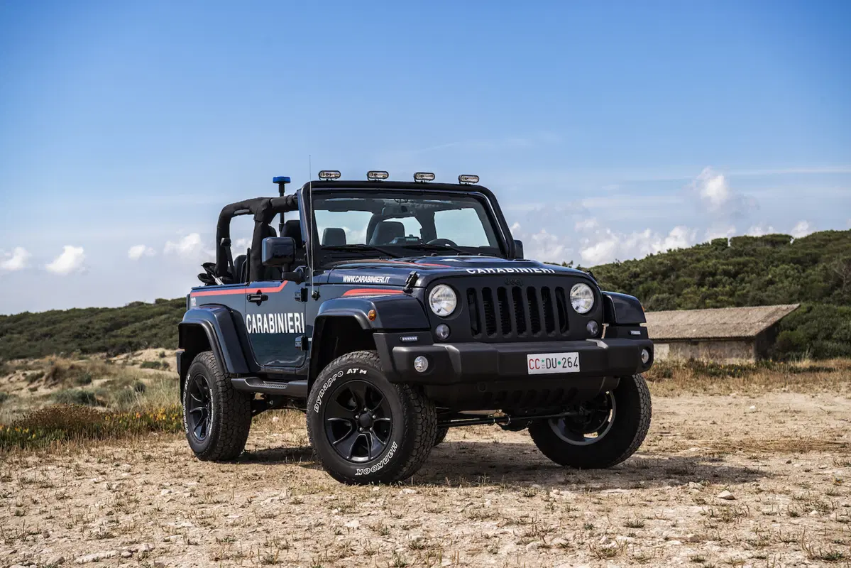 Marchionne consegna ai Carabinieri una Jeep Wrangler in livrea (22)