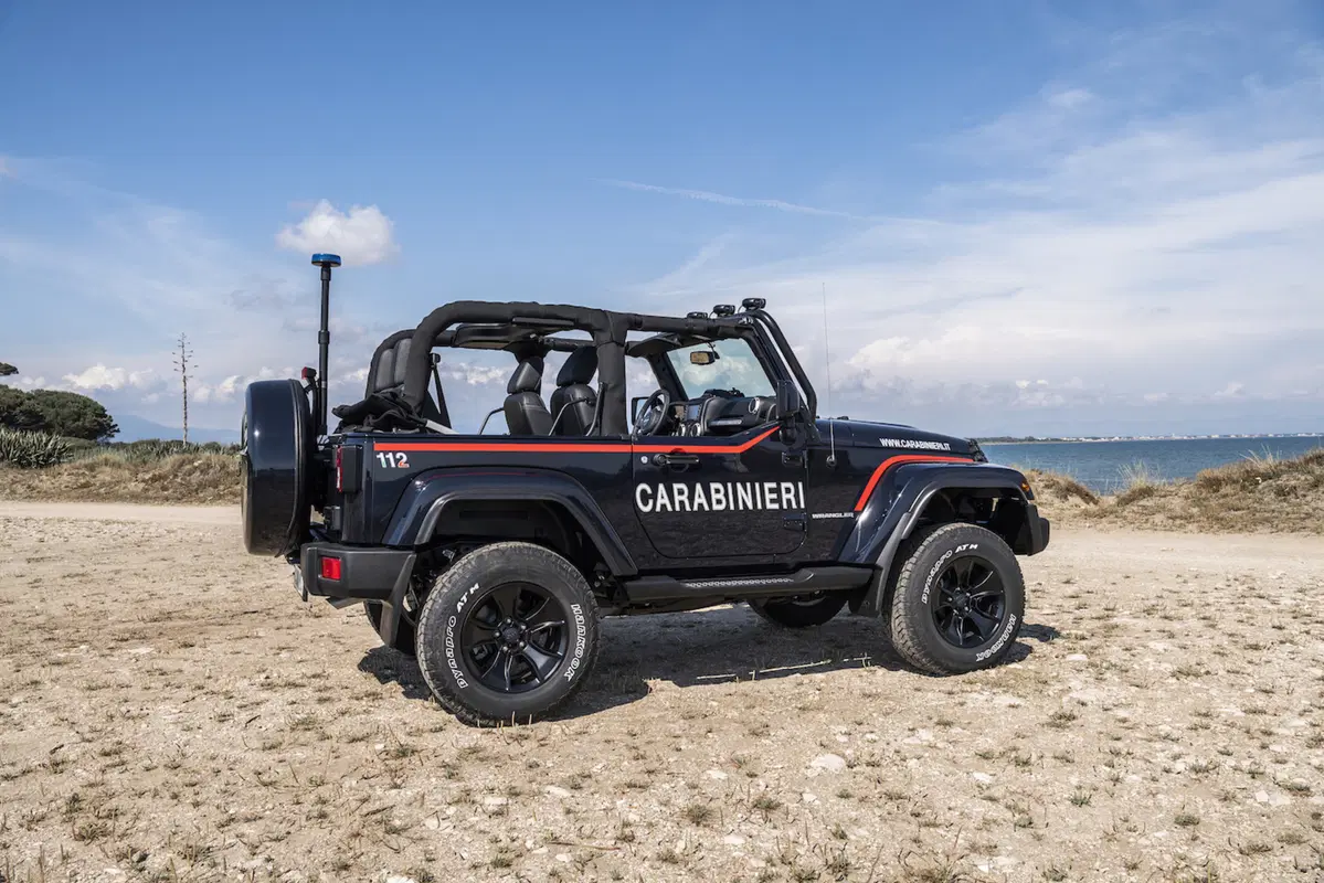 Marchionne consegna ai Carabinieri una Jeep Wrangler in livrea (23)
