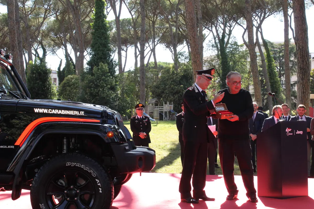 Marchionne consegna ai Carabinieri una Jeep Wrangler in livrea (25)