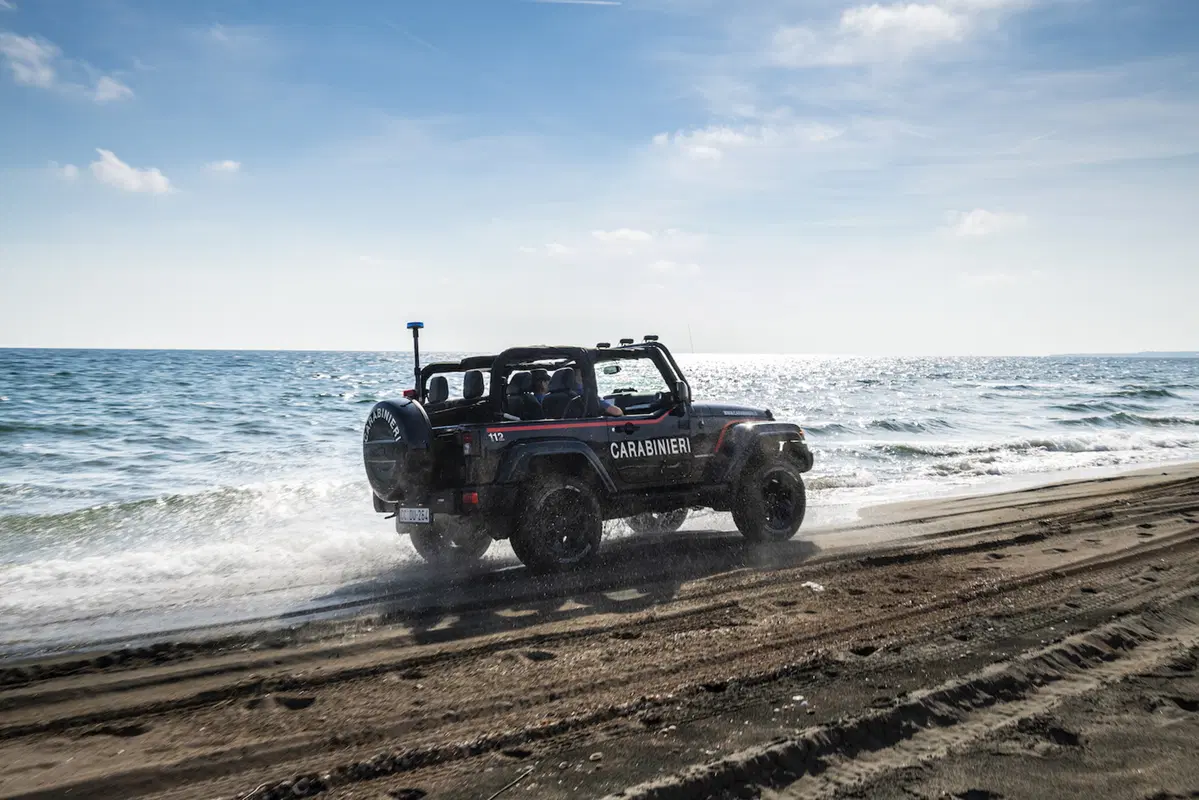 Marchionne consegna ai Carabinieri una Jeep Wrangler in livrea (29)