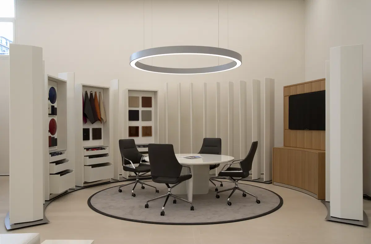 Bentley, apre da Fassina il primo showroom di Milano (2)