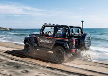 Marchionne consegna ai Carabinieri una Jeep Wrangler in livrea