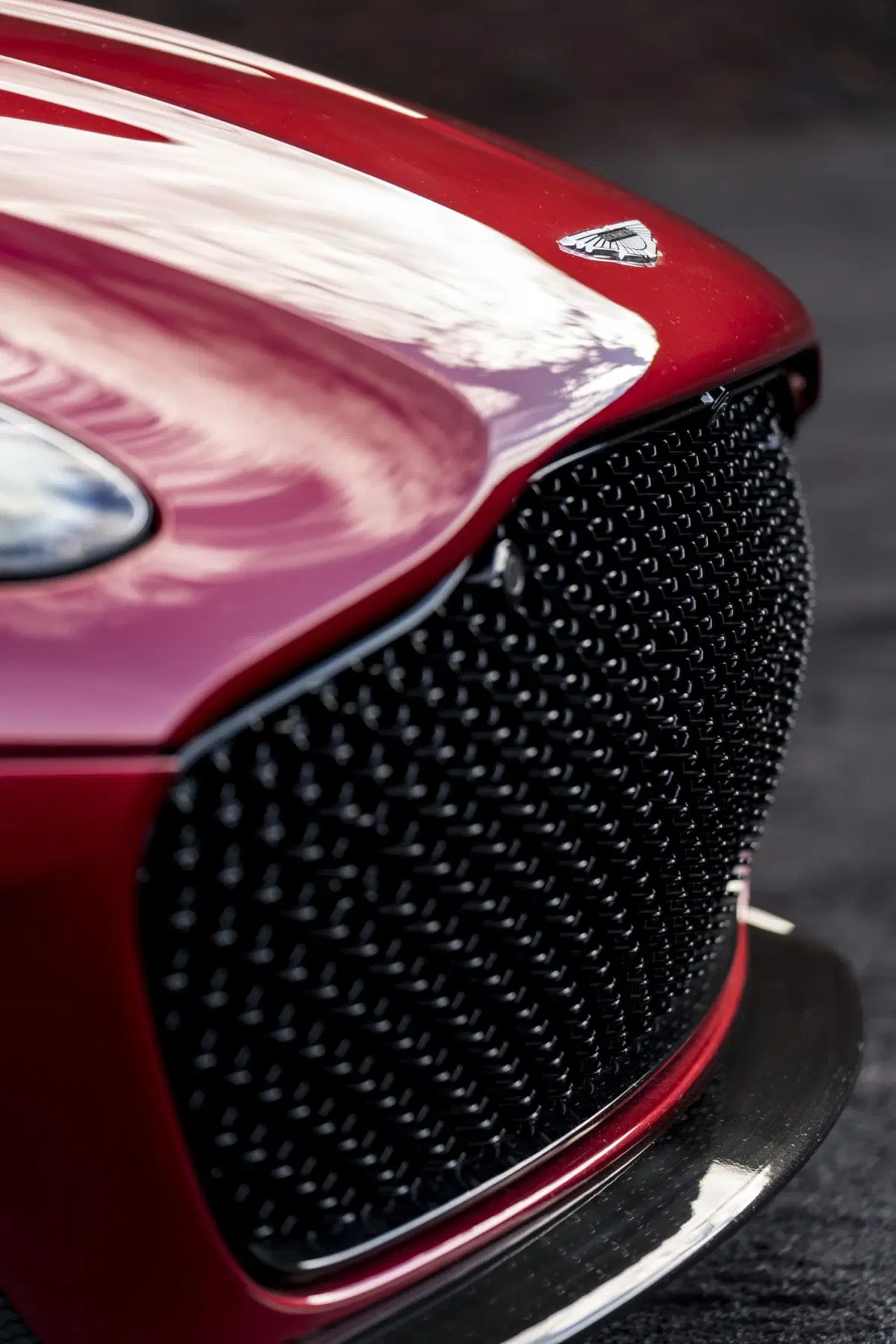 Aston Martin DBS Superleggera, l'estrema che strizza l'occhio al passato (4)