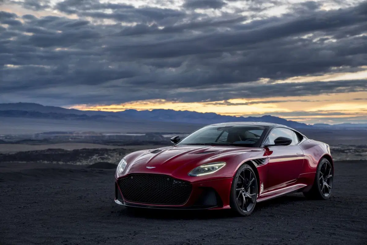 Aston Martin DBS Superleggera, l'estrema che strizza l'occhio al passato (6)
