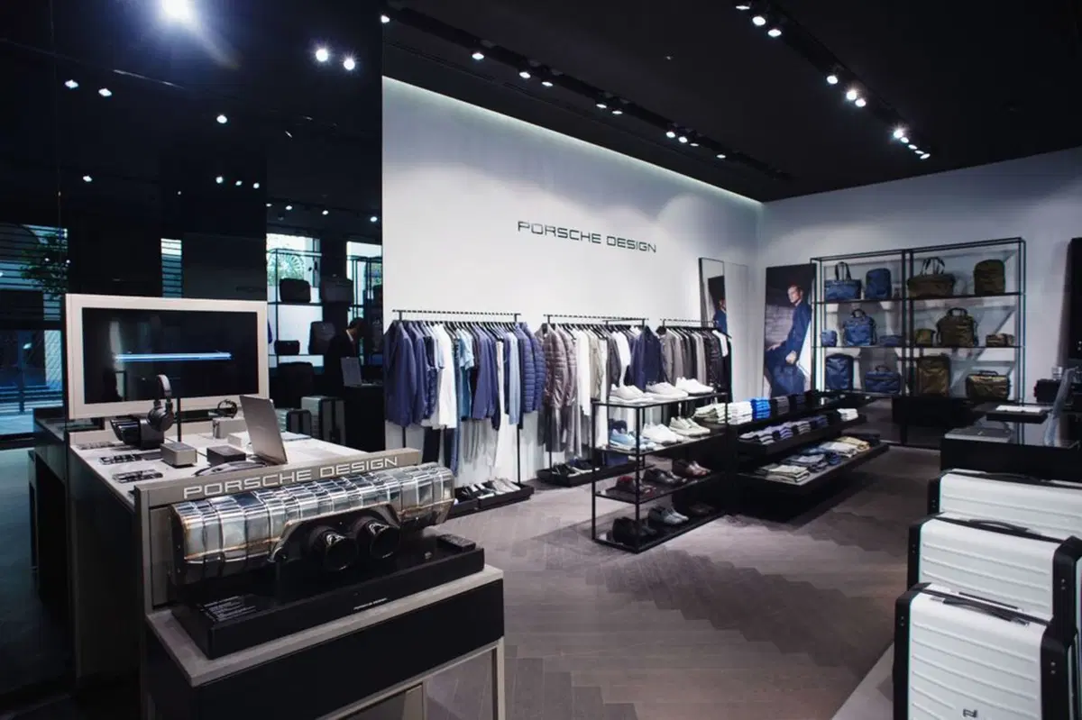 Milano: nel Quadrilatero della moda apre il 5° Porsche Studio al mondo (8)