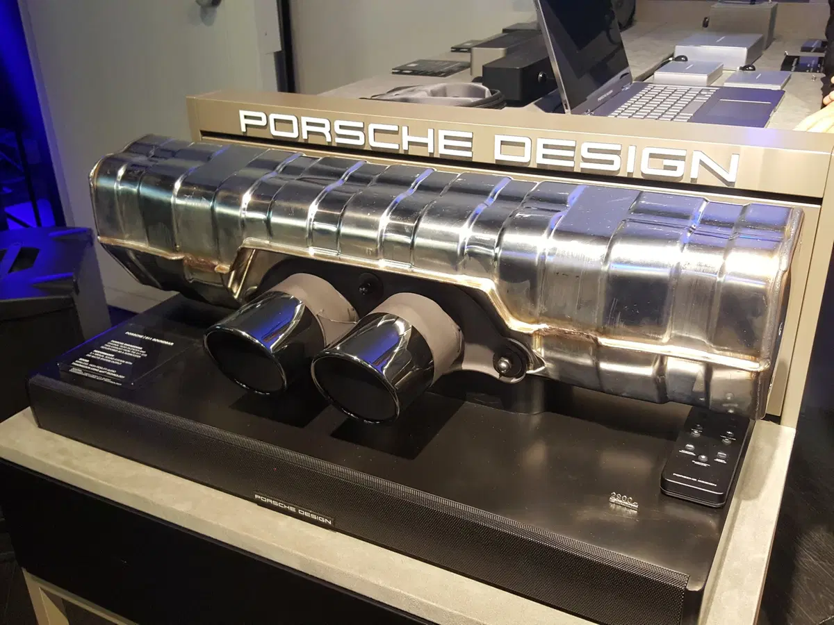 Milano: nel Quadrilatero della moda apre il 5° Porsche Studio al mondo (3)