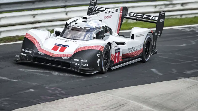Porsche 919 Evo, &egrave; record al N&uuml;rburgring: 5'19"55 alla Nordschleife [Video]