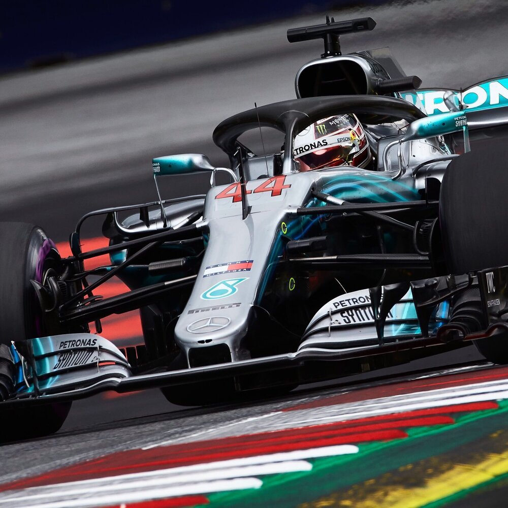 Ritiro per Lewis Hamilton in Austria