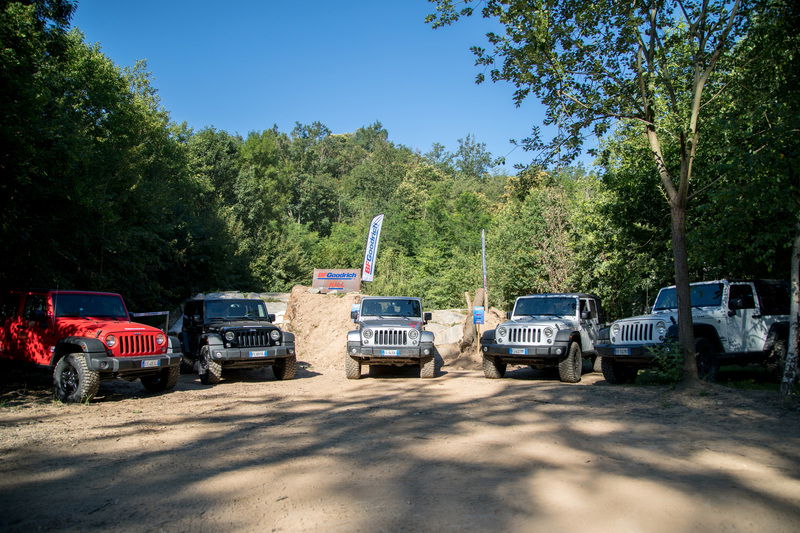 La flotta di Jeep Wrangler Rubicon per testare il nuovo BFGoodrich KM3