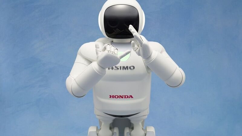 Addio ad ASIMO, il robot di Honda che impar&ograve; a camminare