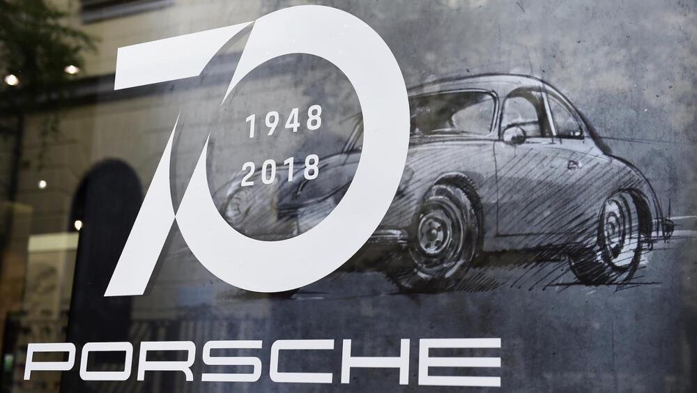 Porsche Auto compie 70 anni e offre a clienti e fan contenuti inattesi, al tempo in cui dominava per le pure soluzioni tecniche