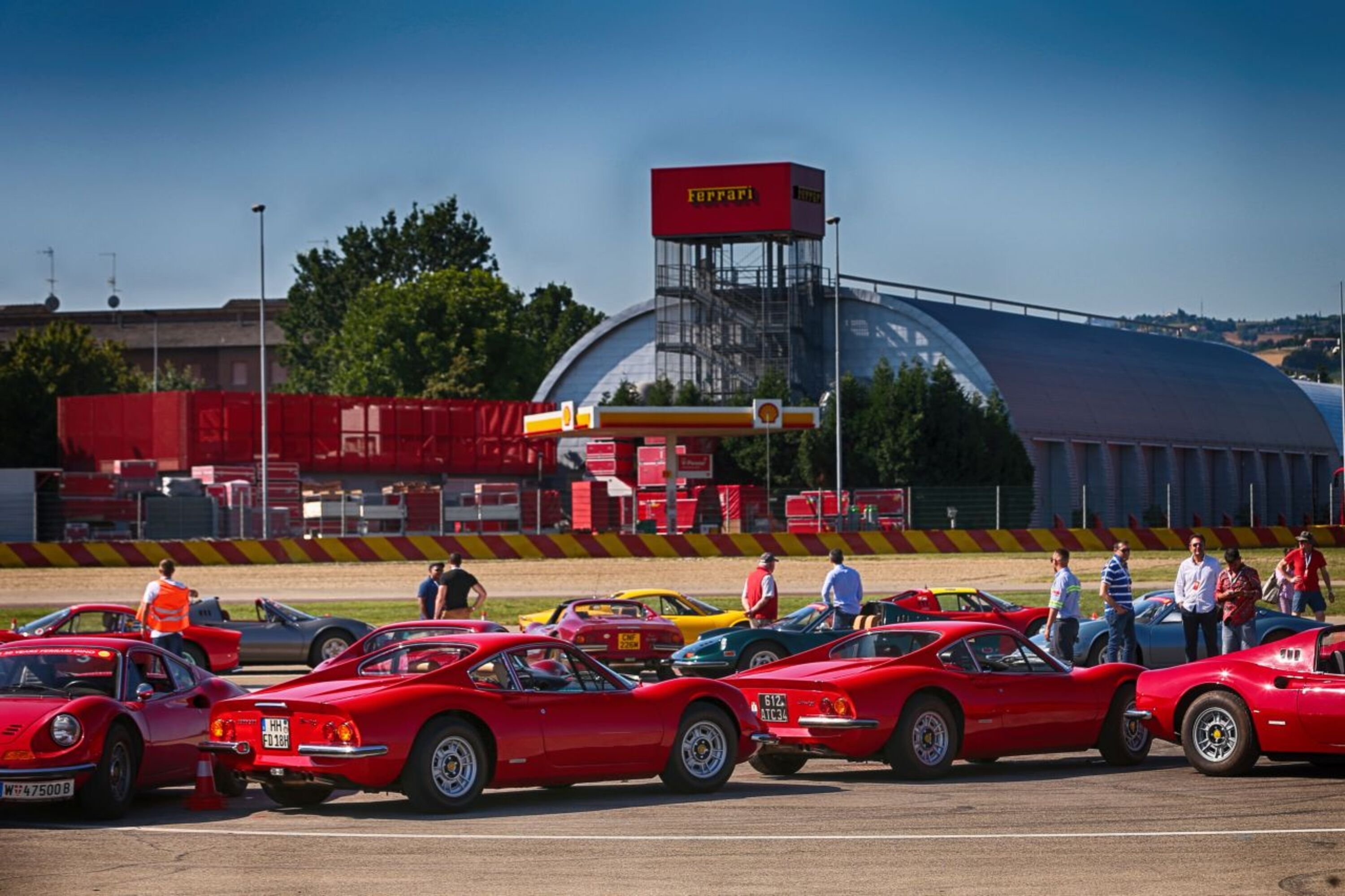 Ferrari Dino, raduno record per i 50 anni