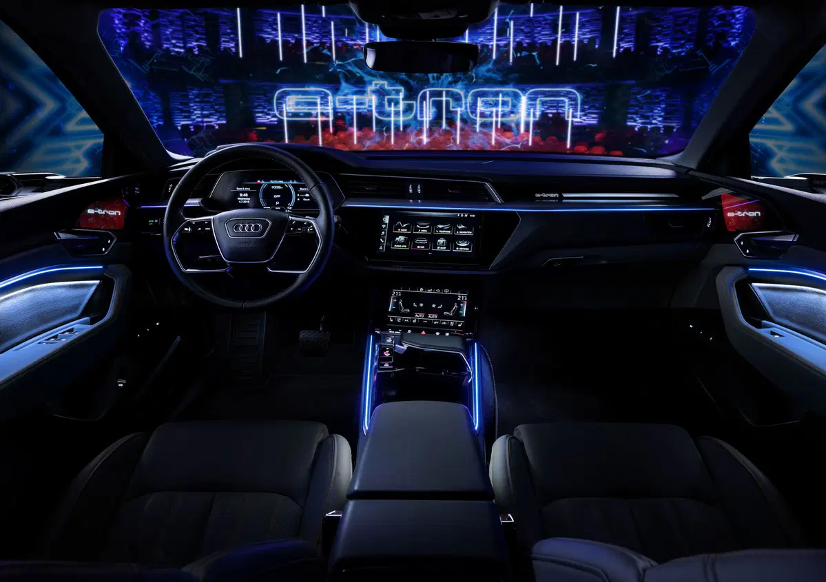 Audi e-tron, interni vivi 