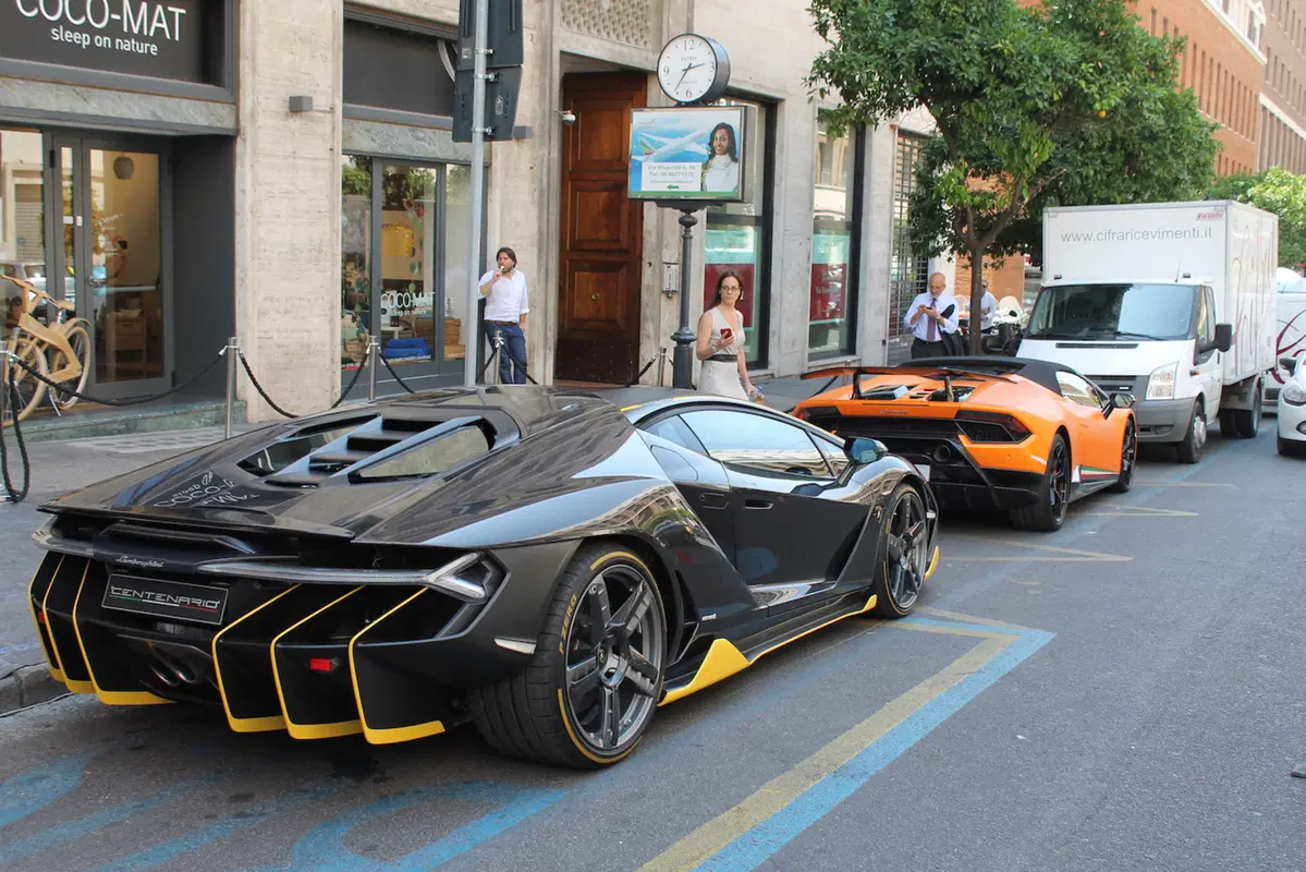 Un Toro nel centro di Roma: Lamborghini apre lo showroom nella Capitale (6)