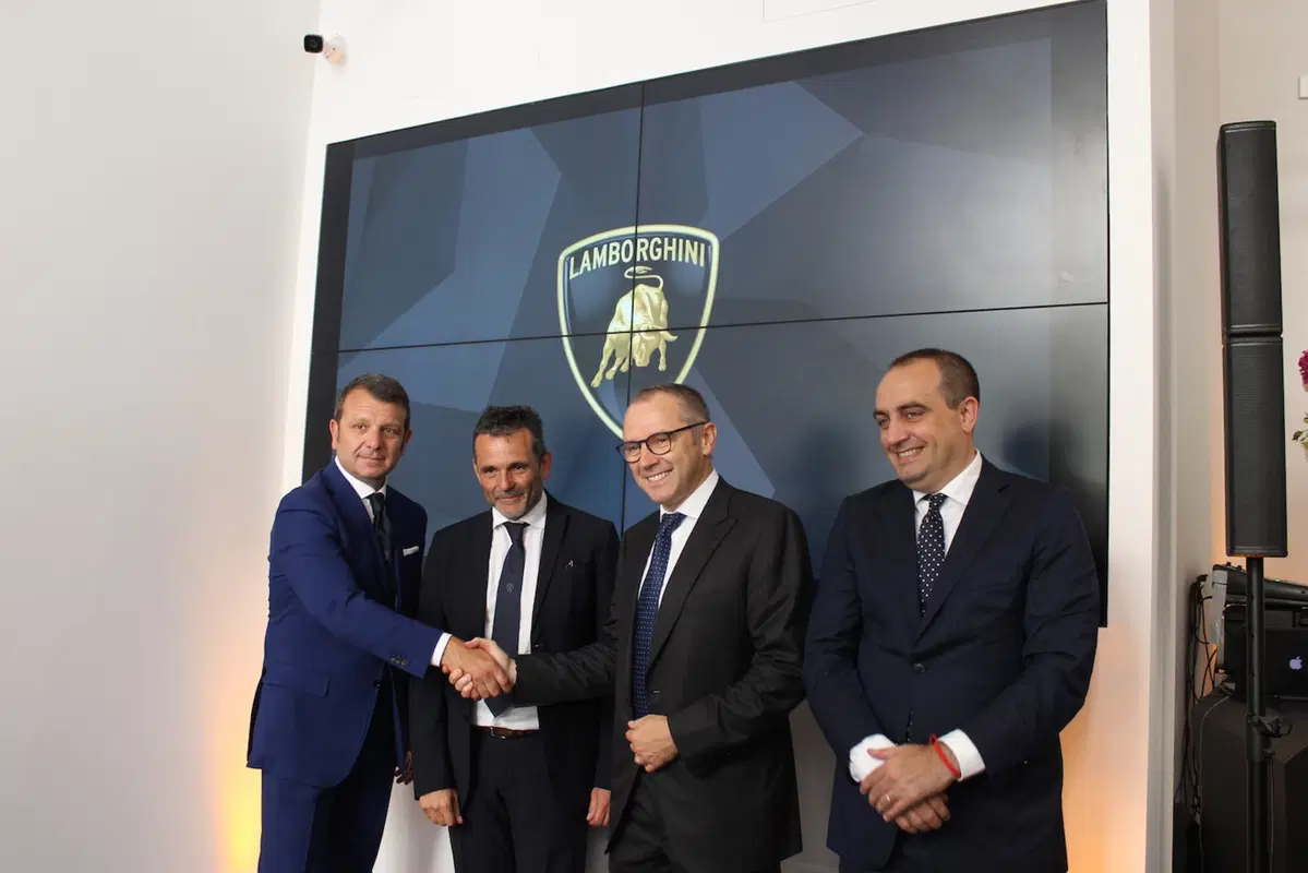 Un Toro nel centro di Roma: Lamborghini apre lo showroom nella Capitale (8)