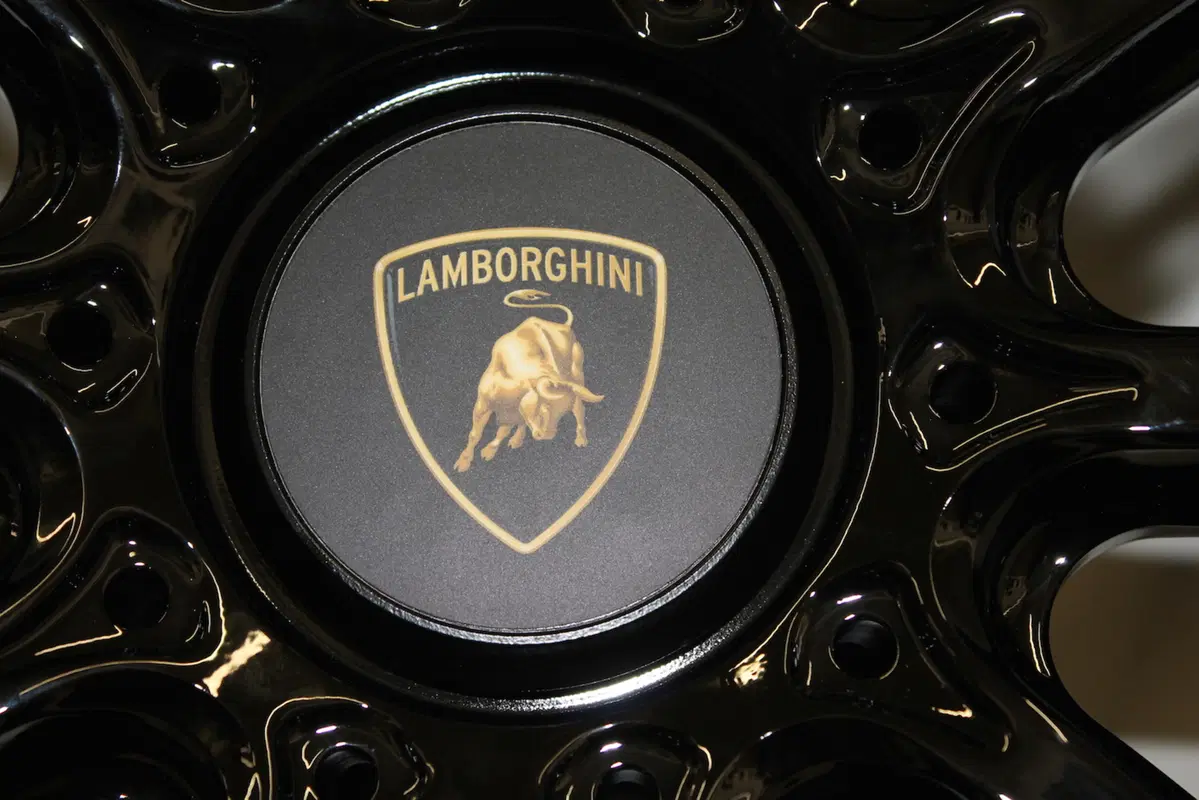 Un Toro nel centro di Roma: Lamborghini apre lo showroom nella Capitale (10)