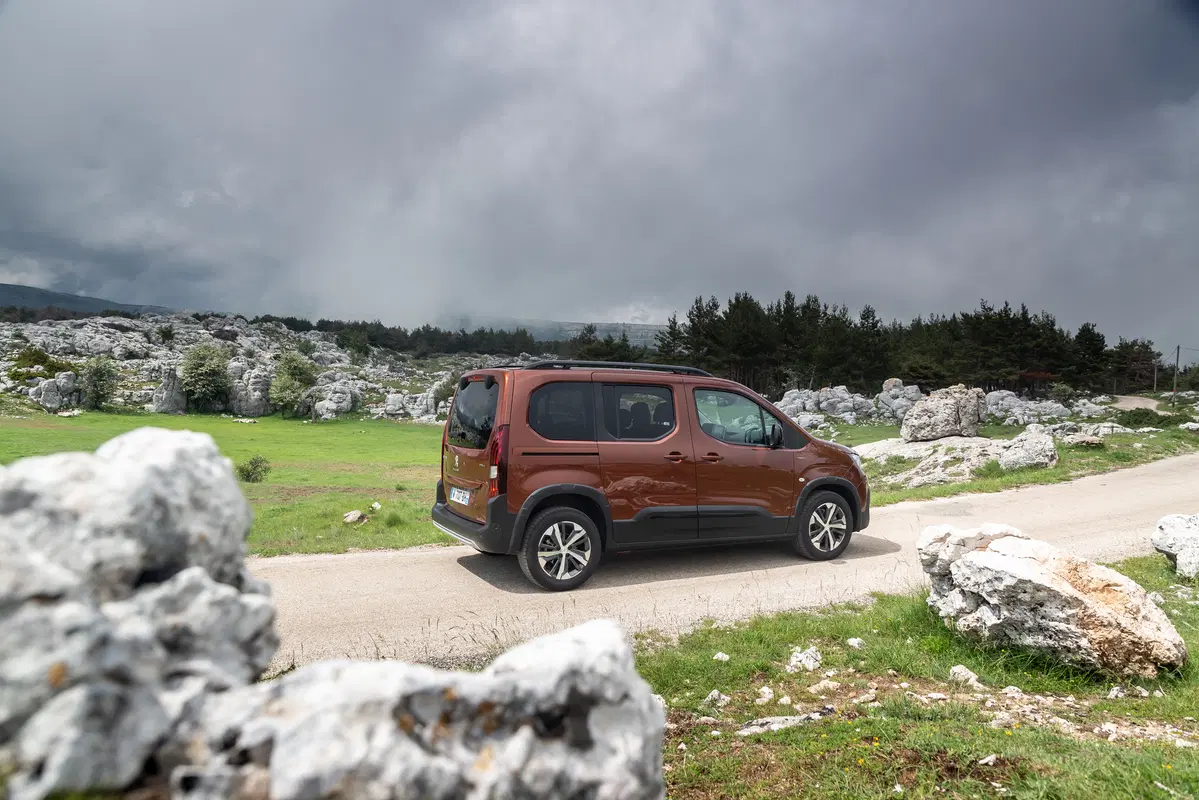 Peugeot Rifter Mix XL 1.5 bluehdi 100cv Allure S&S (9)
