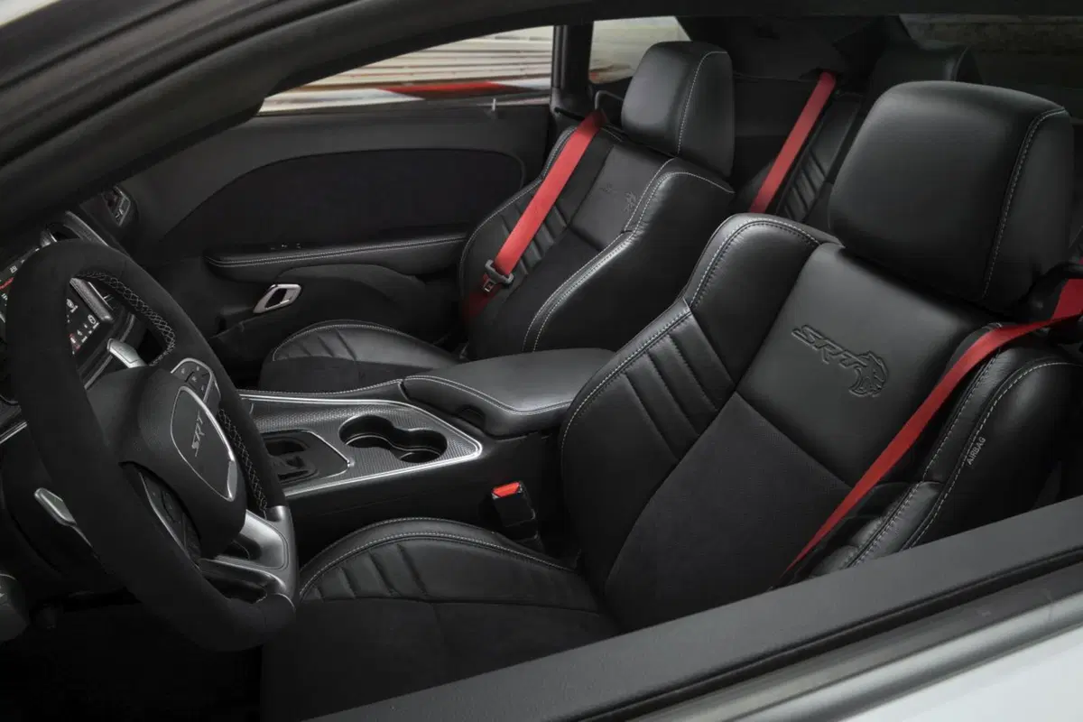 Dodge Challenger SRT Hellcat Redeye, “muscle car” da 797 CV  (11)