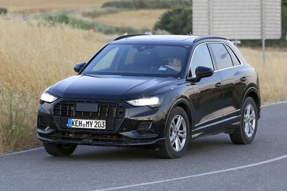 Audi Q3, le foto spia (3)