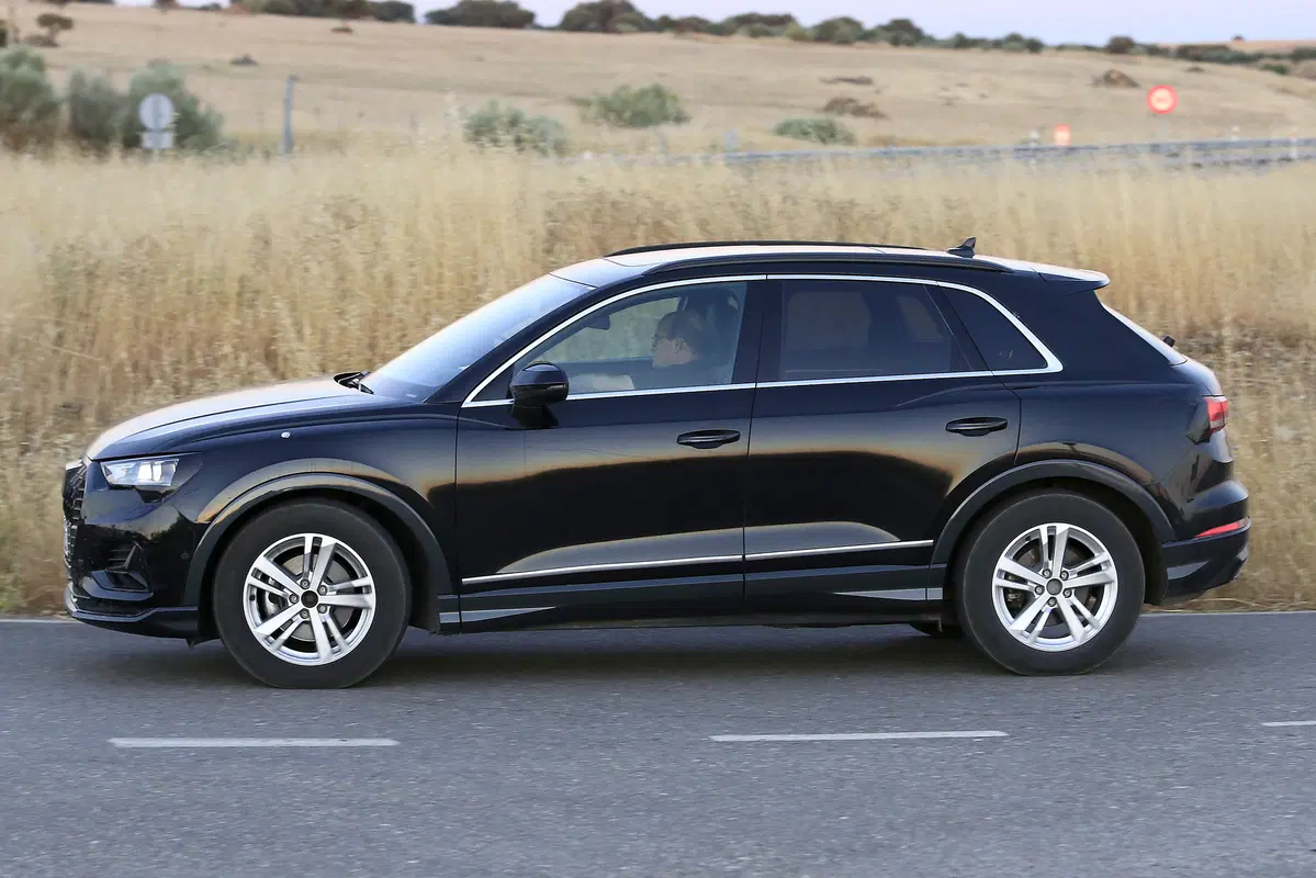 Audi Q3, le foto spia (6)