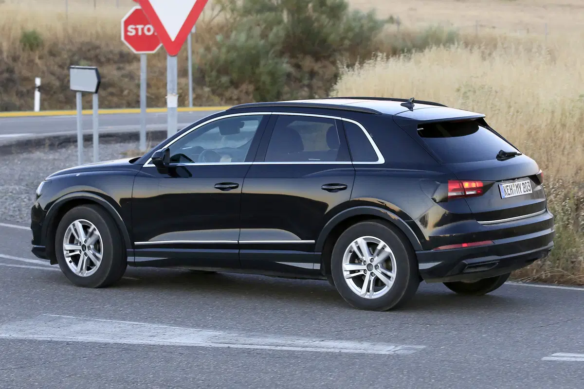 Audi Q3, le foto spia (7)