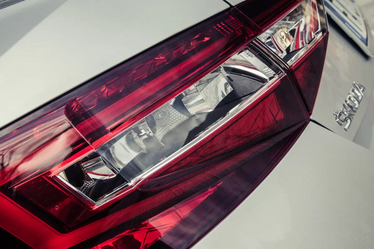 Nuova Skoda Superb [Video] (49)