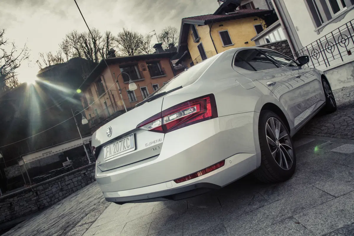 Nuova Skoda Superb [Video] (14)