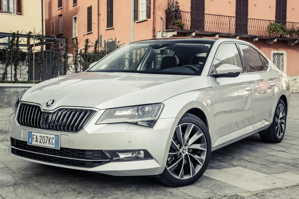 Nuova Skoda Superb [Video] (12)