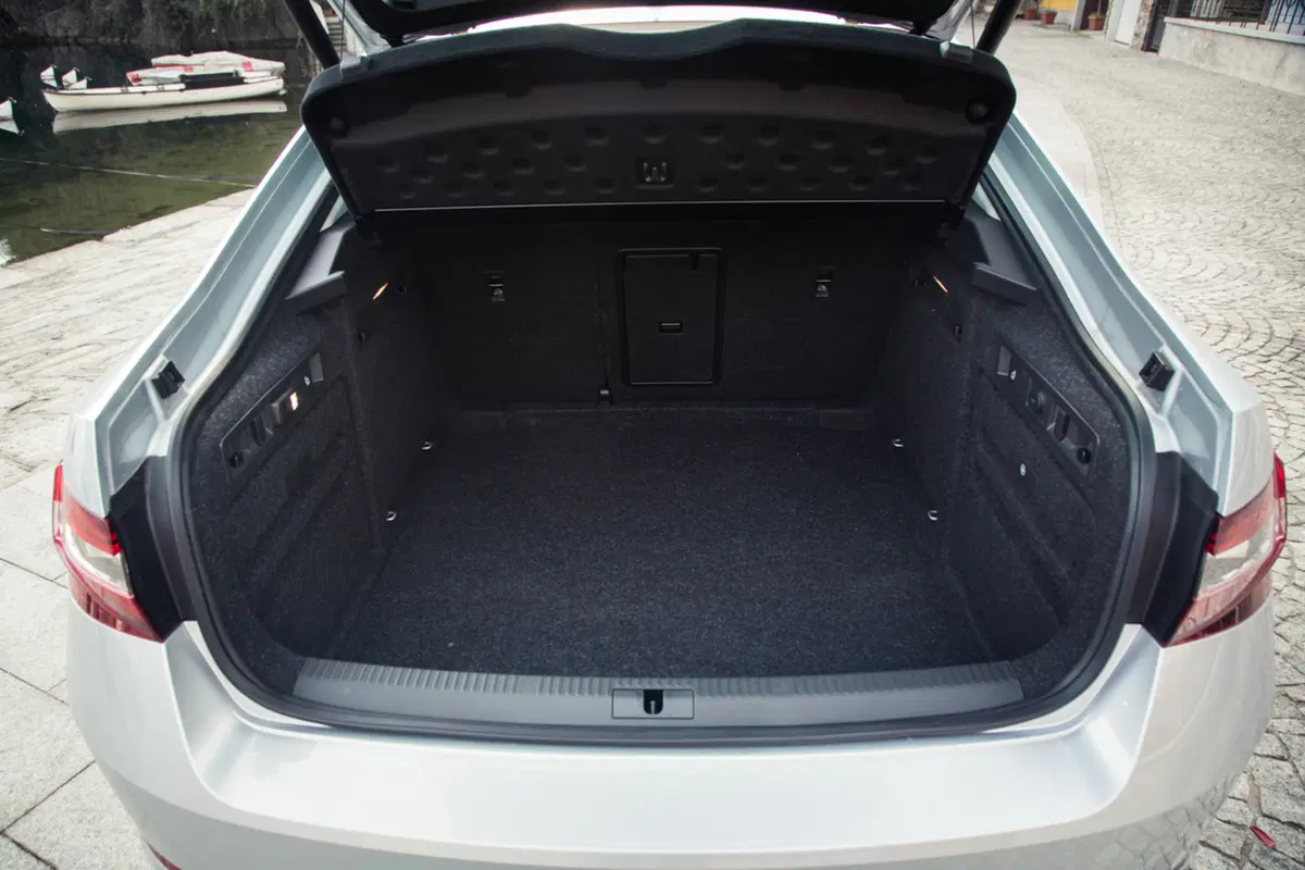 Nuova Skoda Superb [Video] (39)