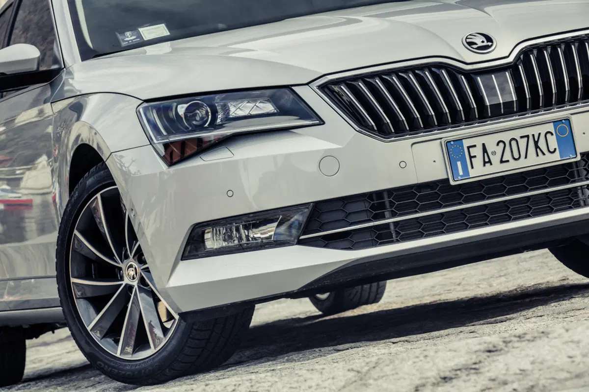 Nuova Skoda Superb [Video] (43)
