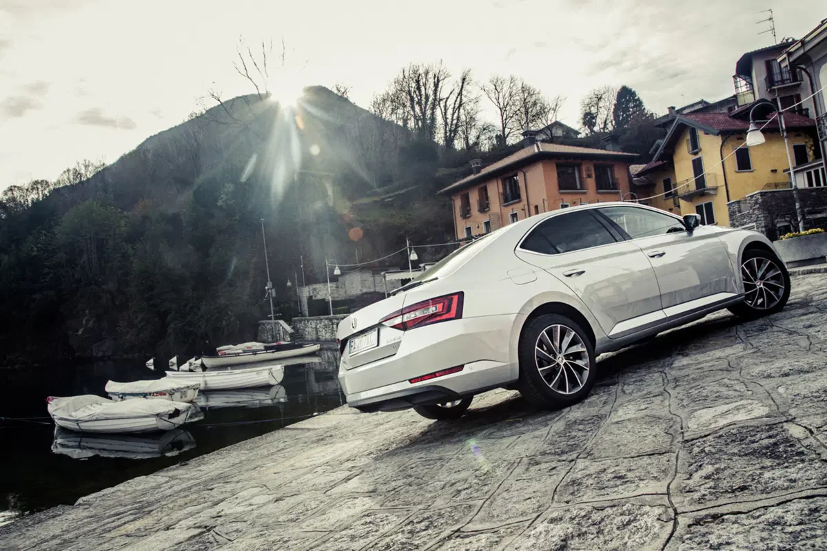 Nuova Skoda Superb [Video] (17)