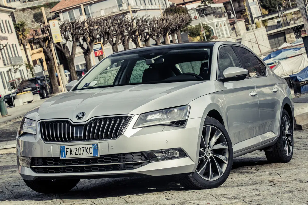 Nuova Skoda Superb [Video] (15)