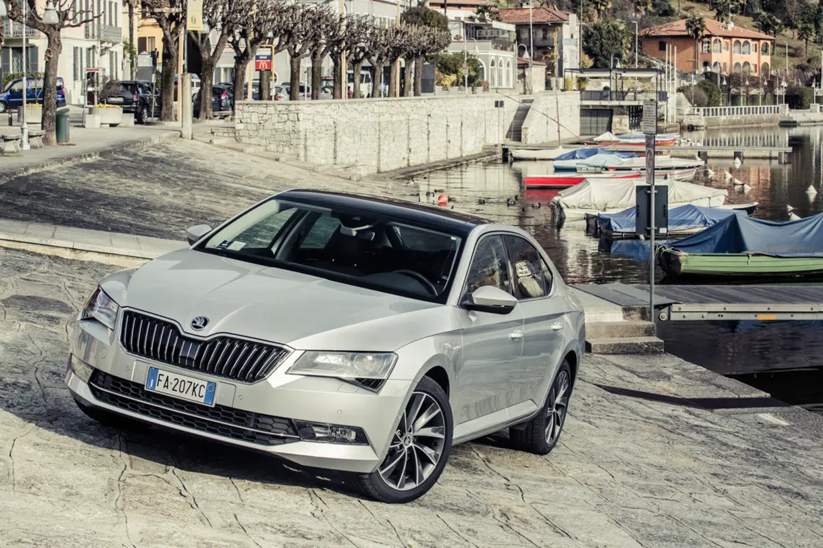 Nuova Skoda Superb [Video] (9)