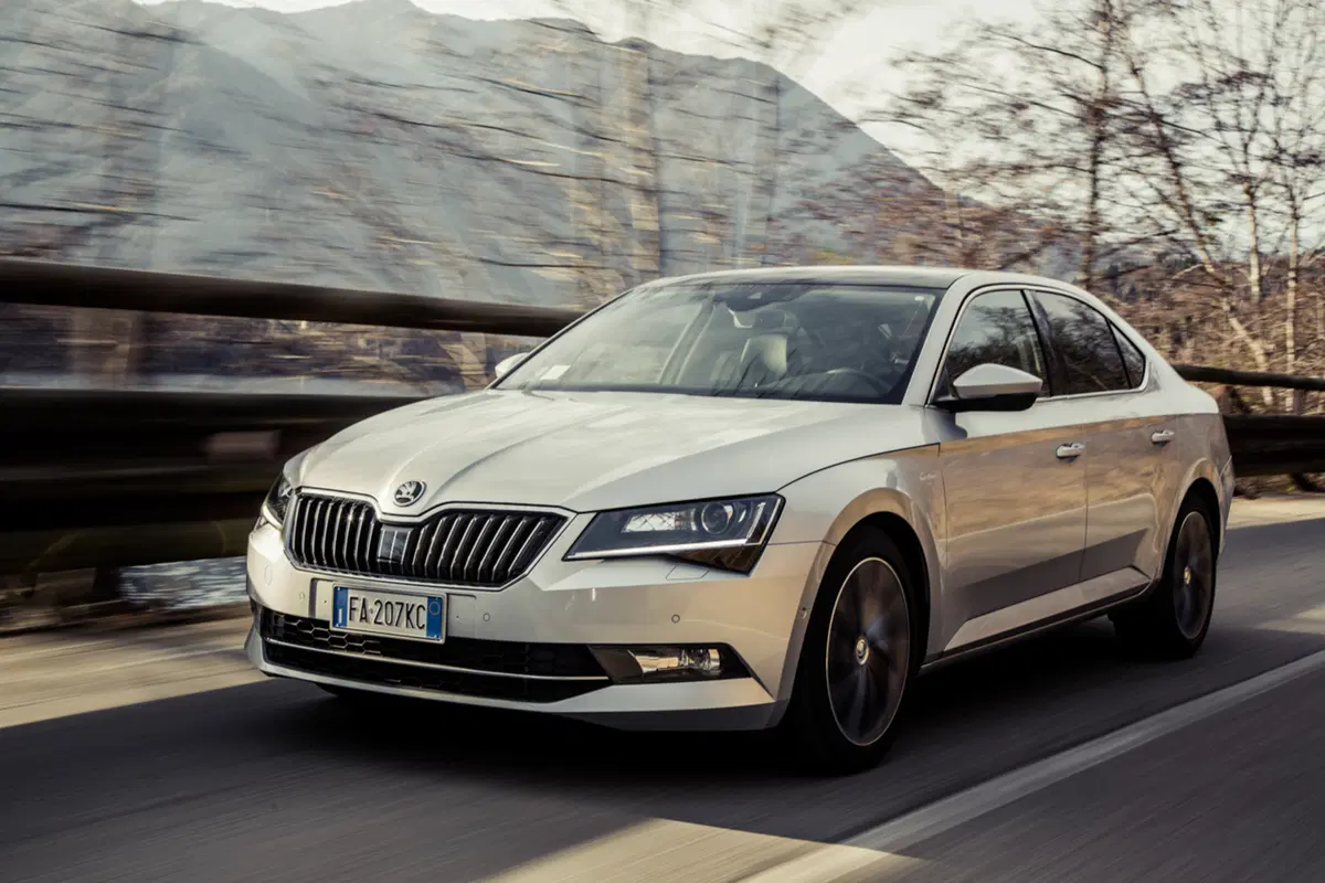 Nuova Skoda Superb [Video] (6)