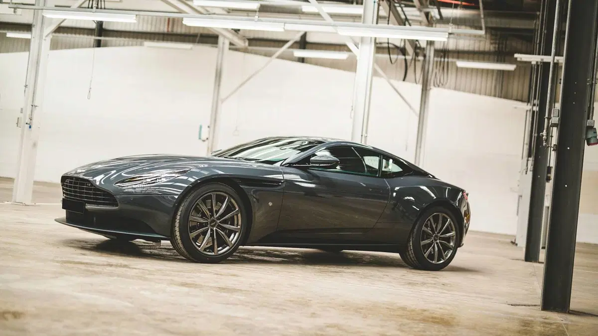 Aston Martin DB11, due nuove edizioni speciali (8)