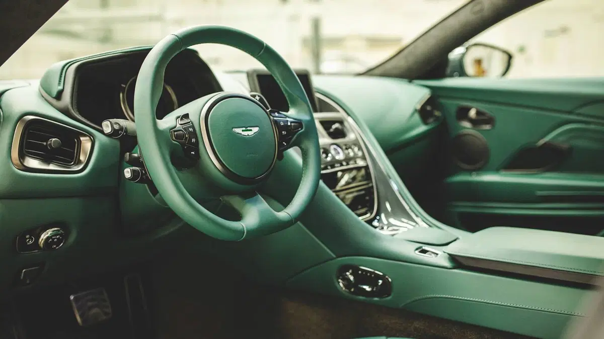 Aston Martin DB11, due nuove edizioni speciali (9)
