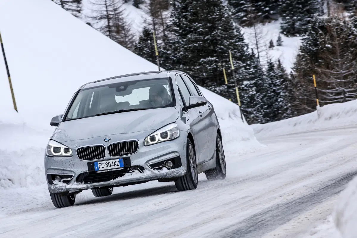 BMW 225xe Active Tourer [Video] (15)