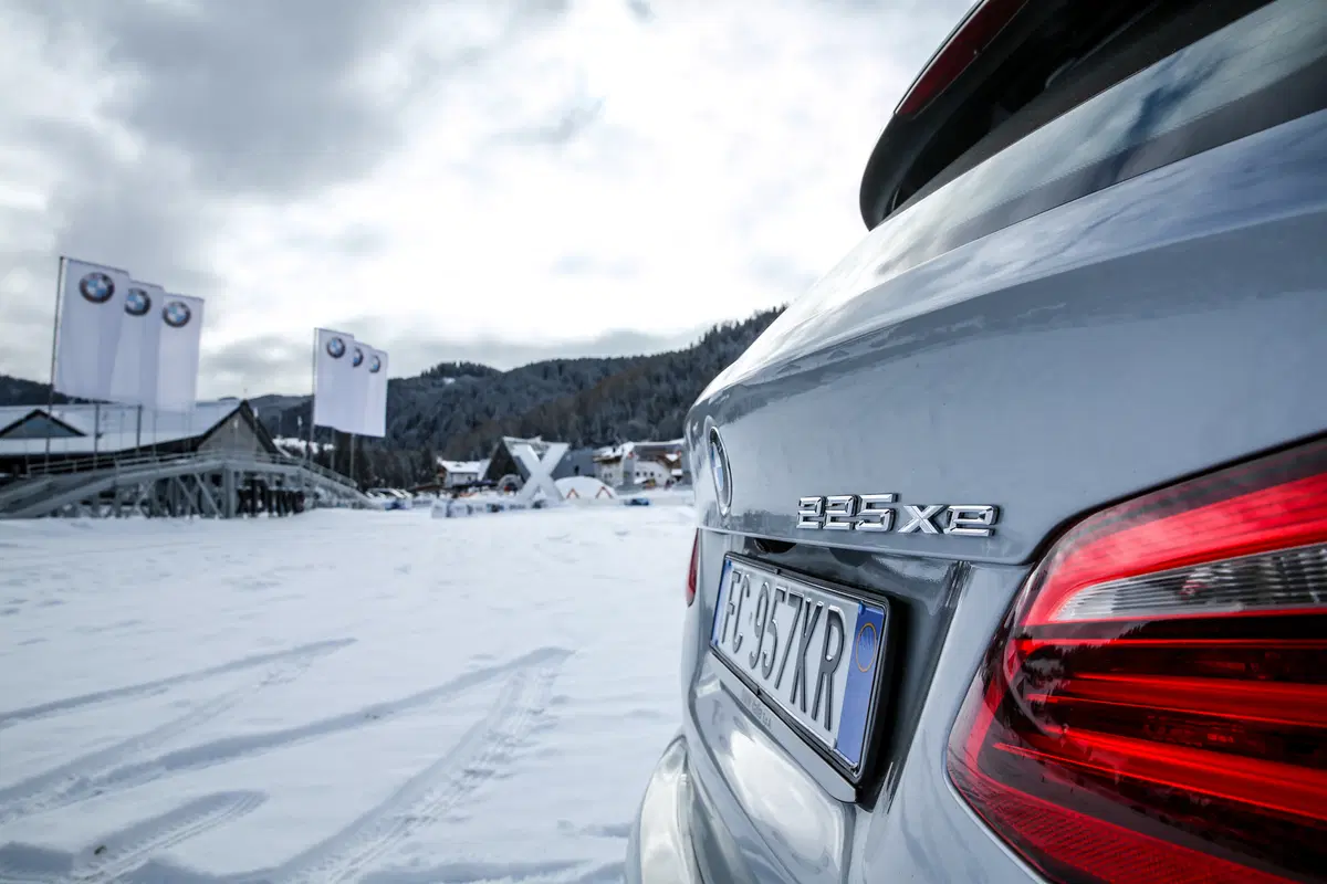 BMW 225xe Active Tourer [Video] (17)