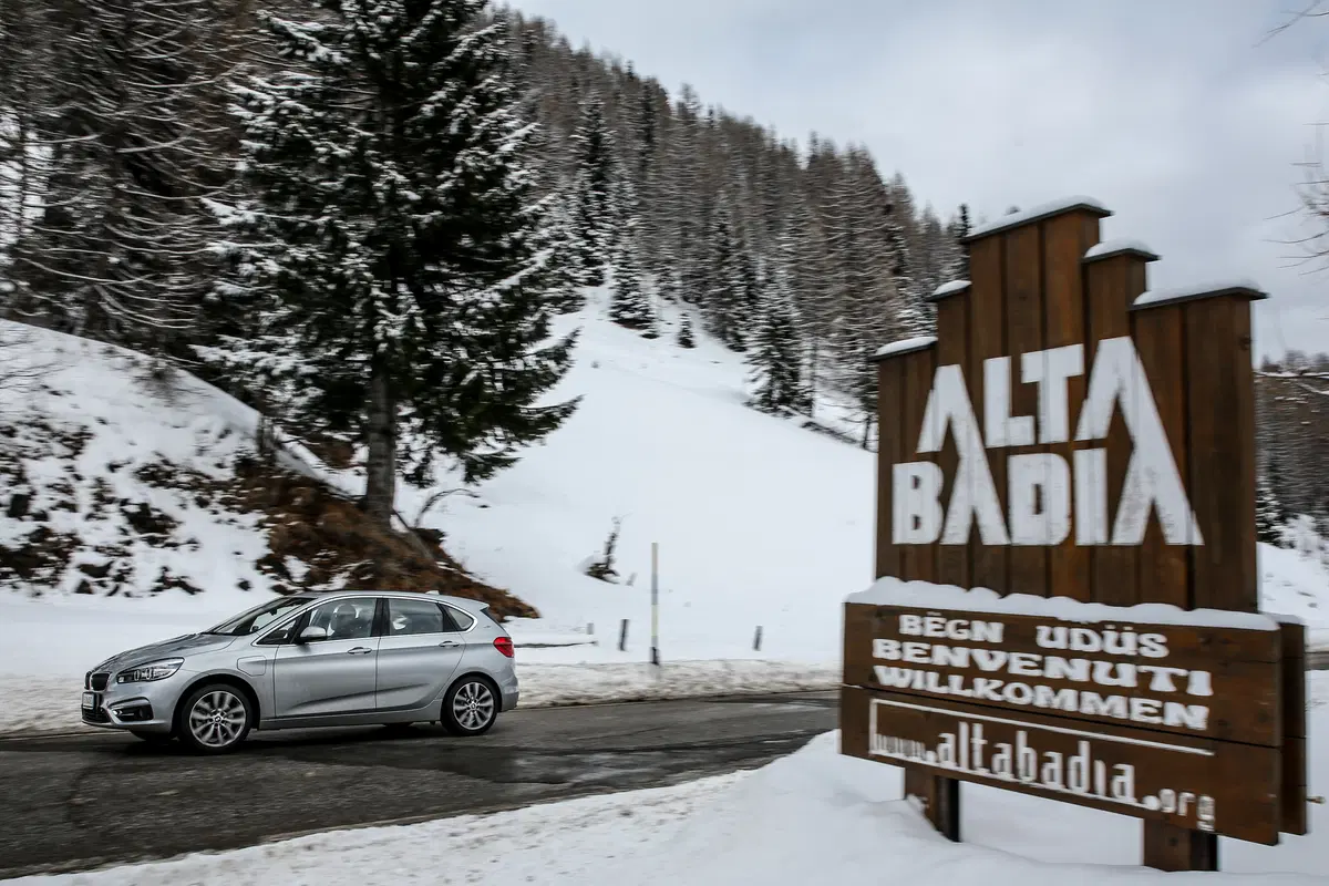 BMW 225xe Active Tourer [Video] (18)