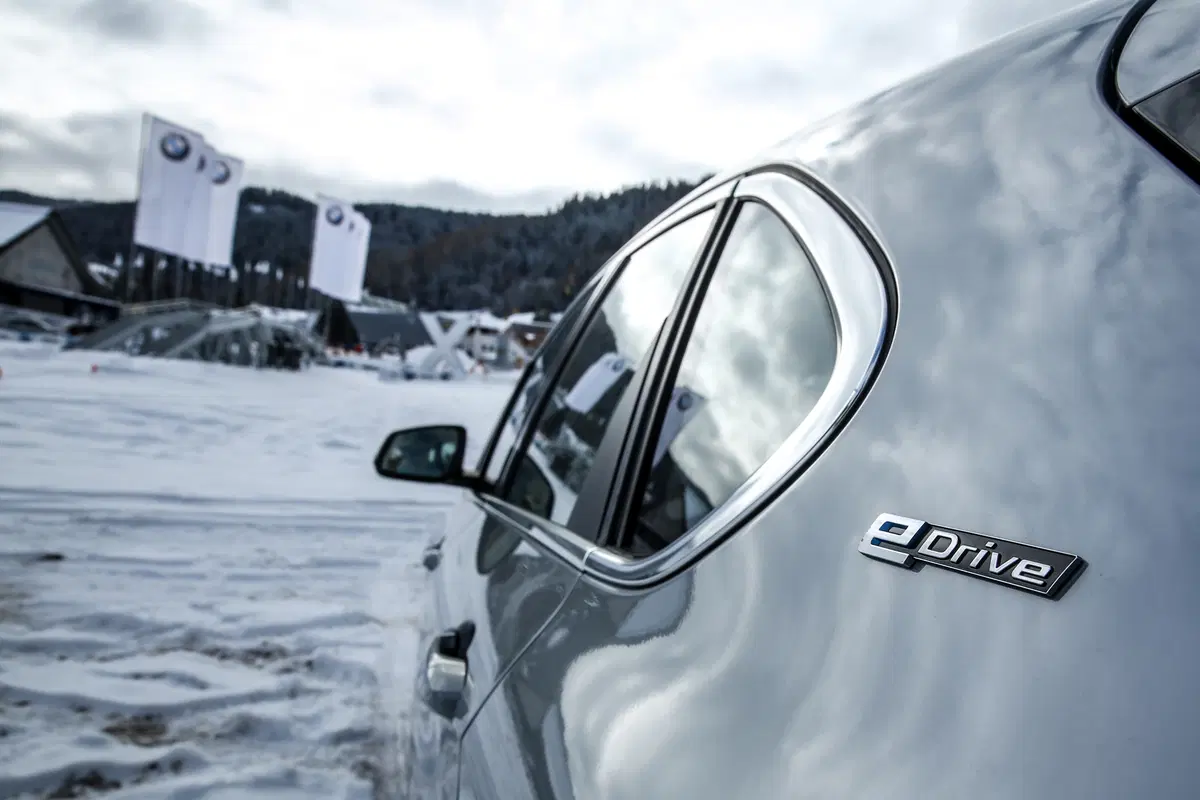 BMW 225xe Active Tourer [Video] (20)