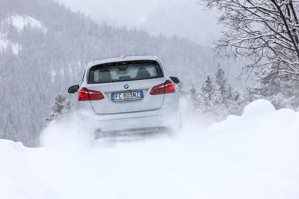 BMW 225xe Active Tourer [Video] (24)