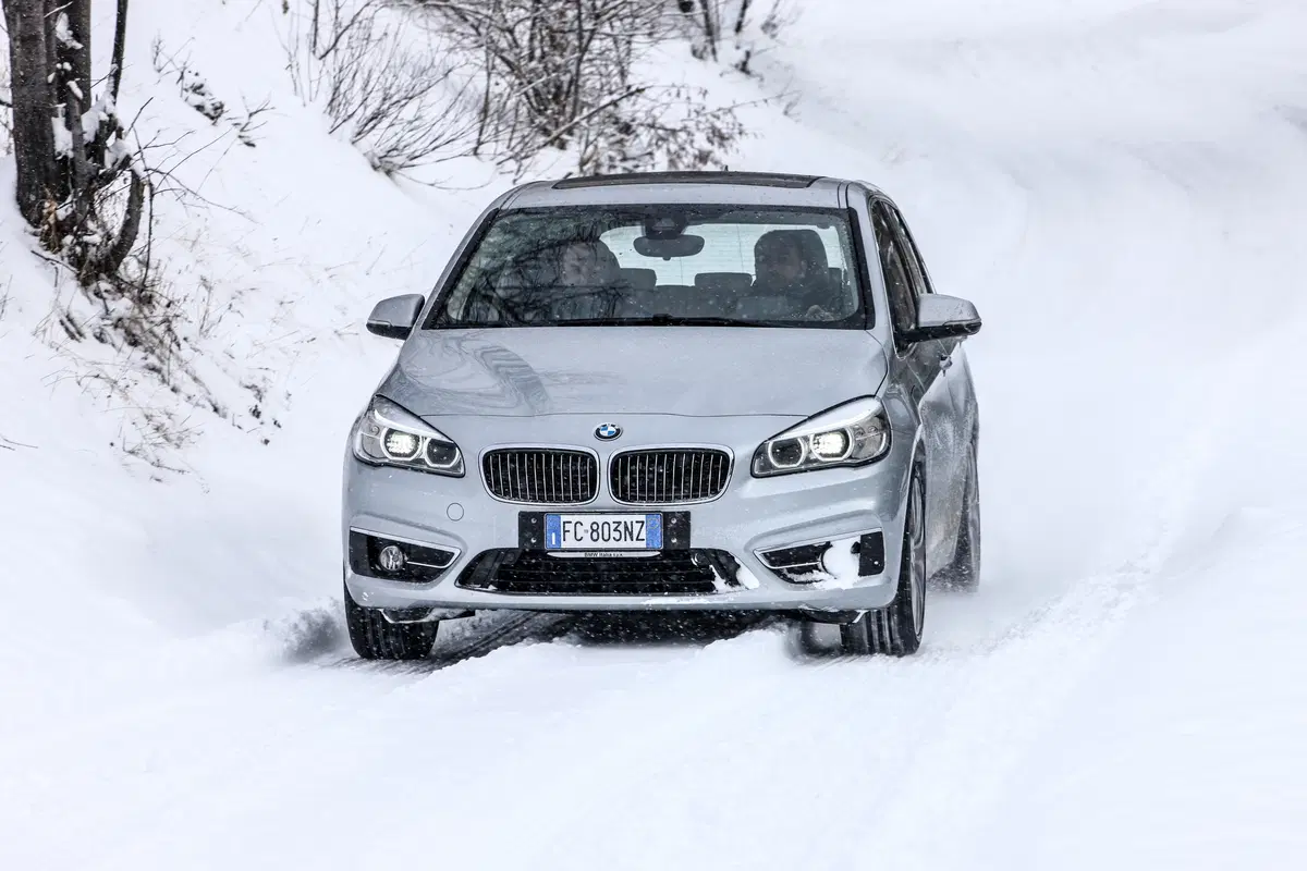 BMW 225xe Active Tourer [Video] (25)