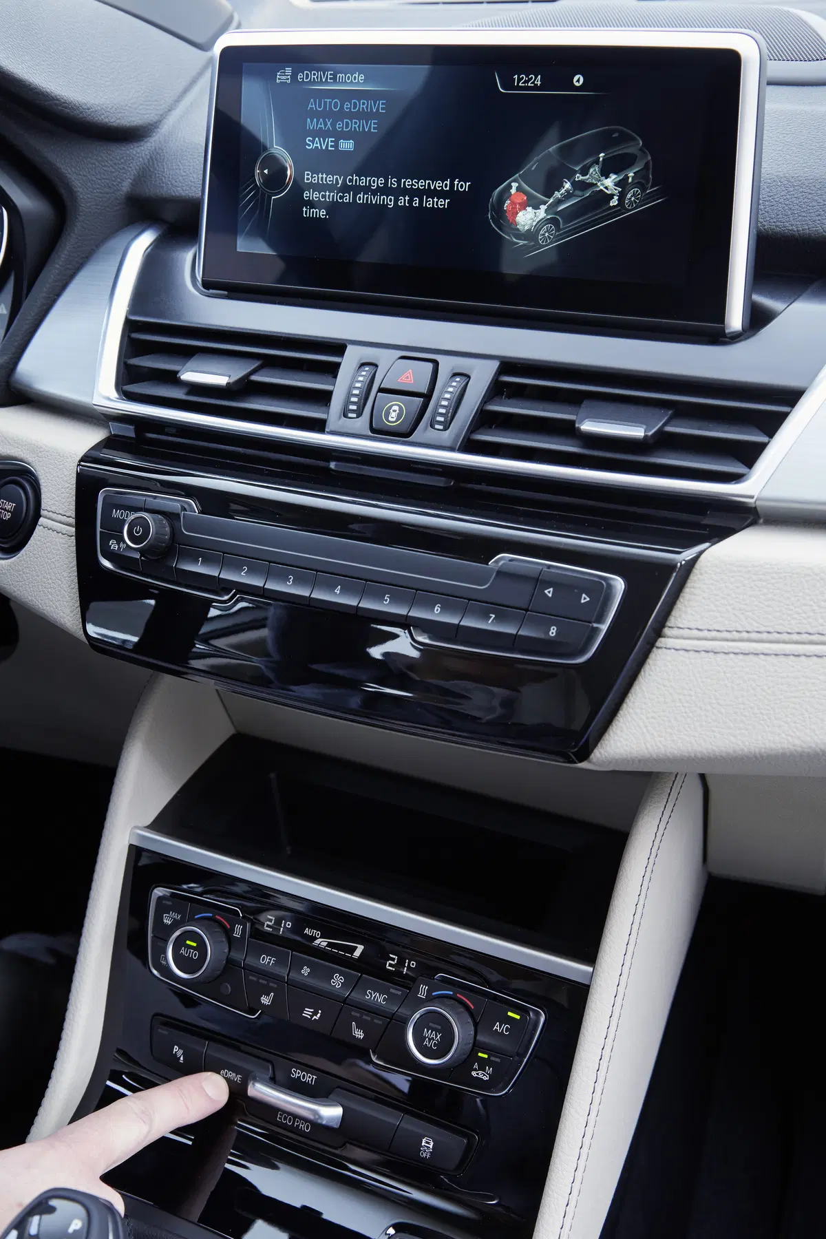 BMW 225xe Active Tourer [Video] (19)