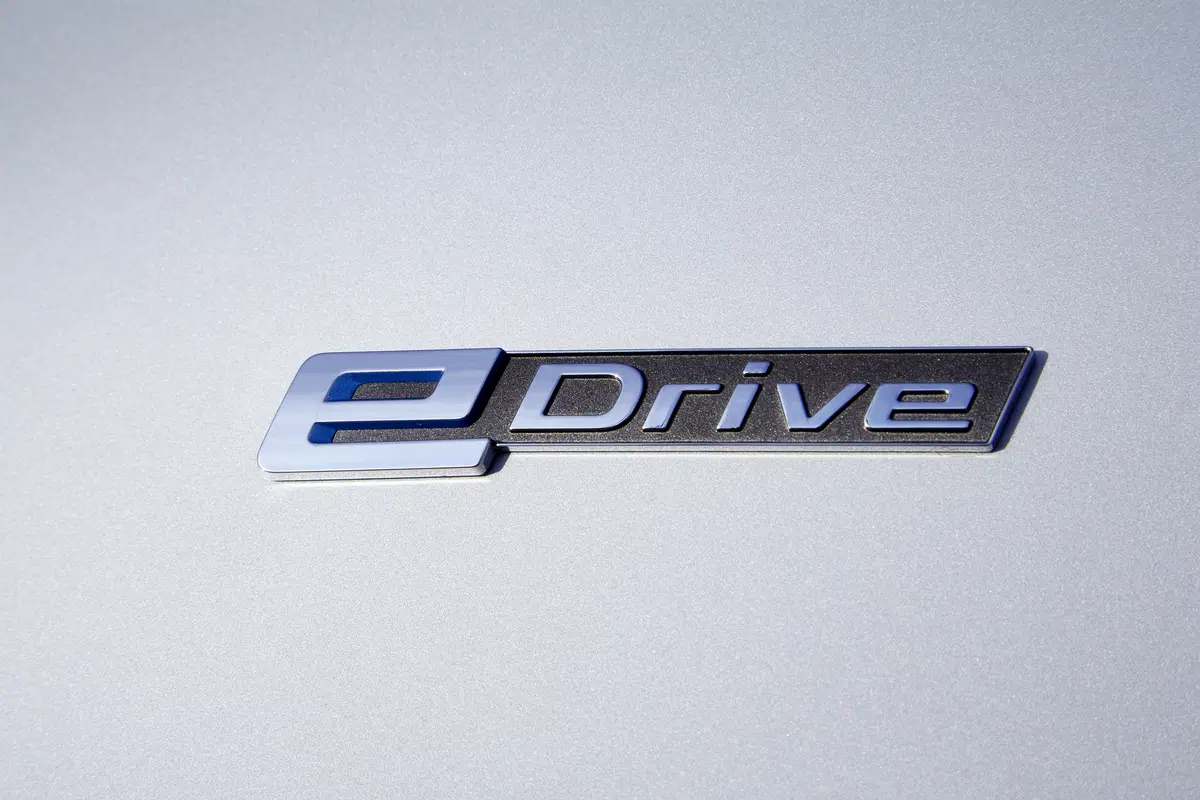 BMW 225xe Active Tourer [Video] (30)