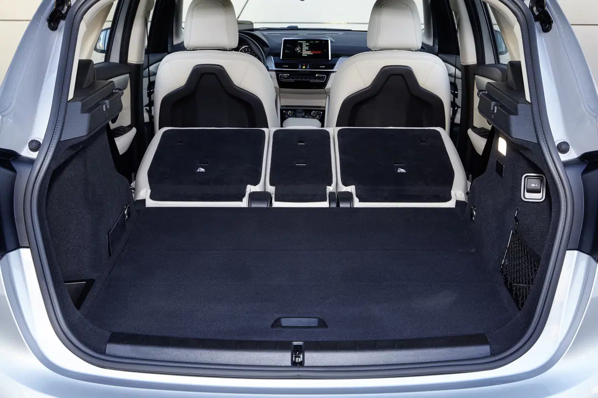 BMW 225xe Active Tourer [Video] (13)