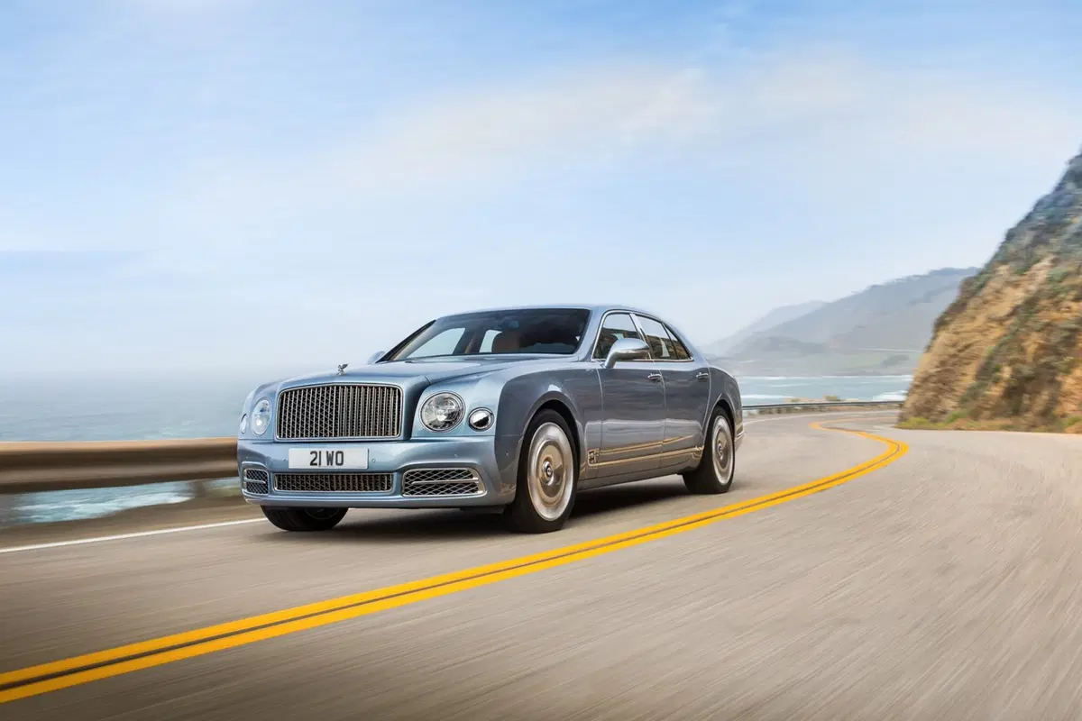 Bentley Mulsanne passo lungo. Per chi non ne ha mai abbastanza (2)