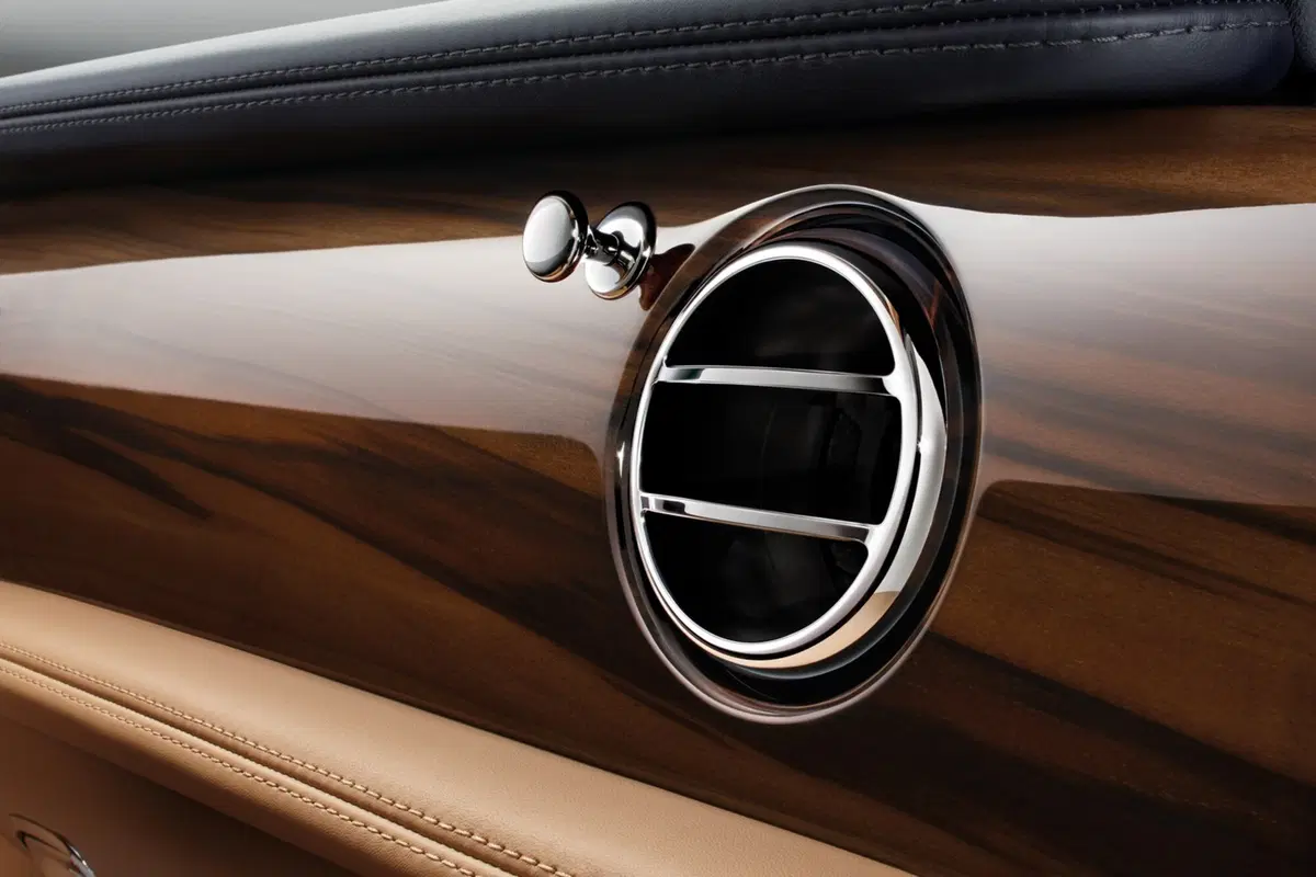 Bentley Mulsanne passo lungo. Per chi non ne ha mai abbastanza (13)